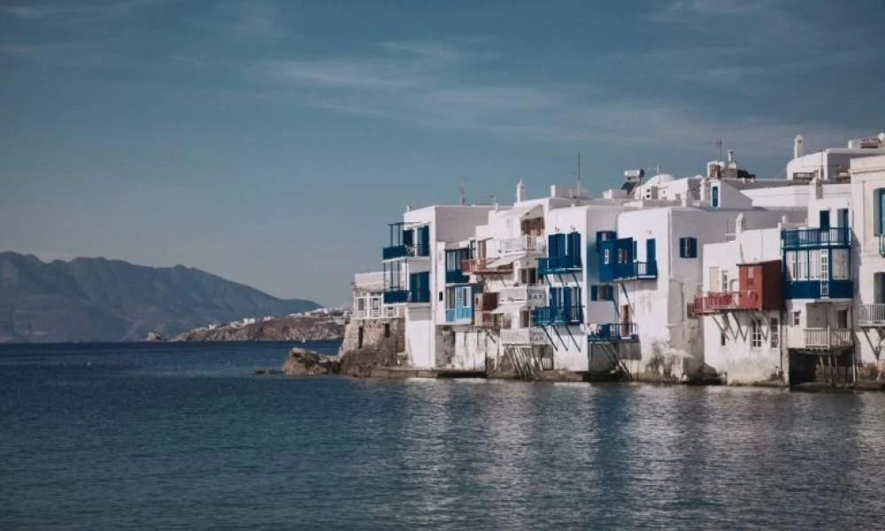 Μύκονος: Διαδοχικά λουκέτα για φοροδιαφυγή από την ΑΑΔΕ